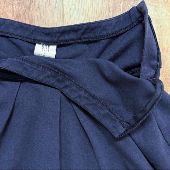 GAP Kids Uniform Pleated Skirt in True‎ Indigo Girls’ Size 8 - Picture 3 of 5